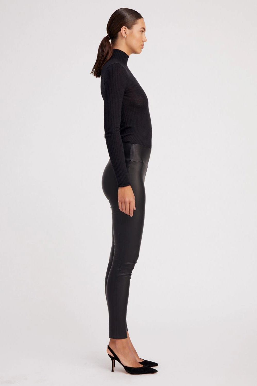 Contoured Feel Urban Commuter City Walk Black Leather Ankle