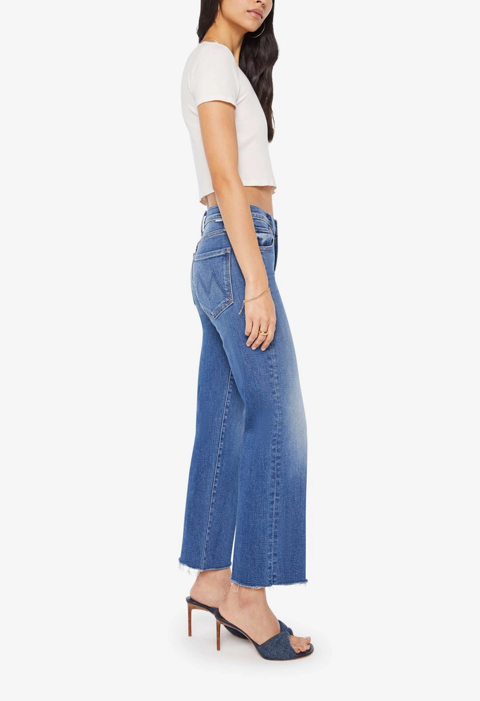 Minimal Look Light Layers The Mid Rise Rambler Zip Ankle Fray in Dugout Doobies