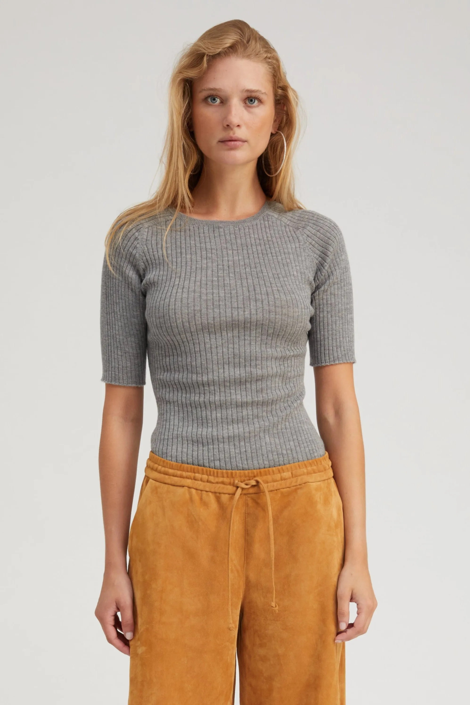 Durable Fiber Blend BondedHemline Thunder Cashmere Mid Sleeve Crewneck