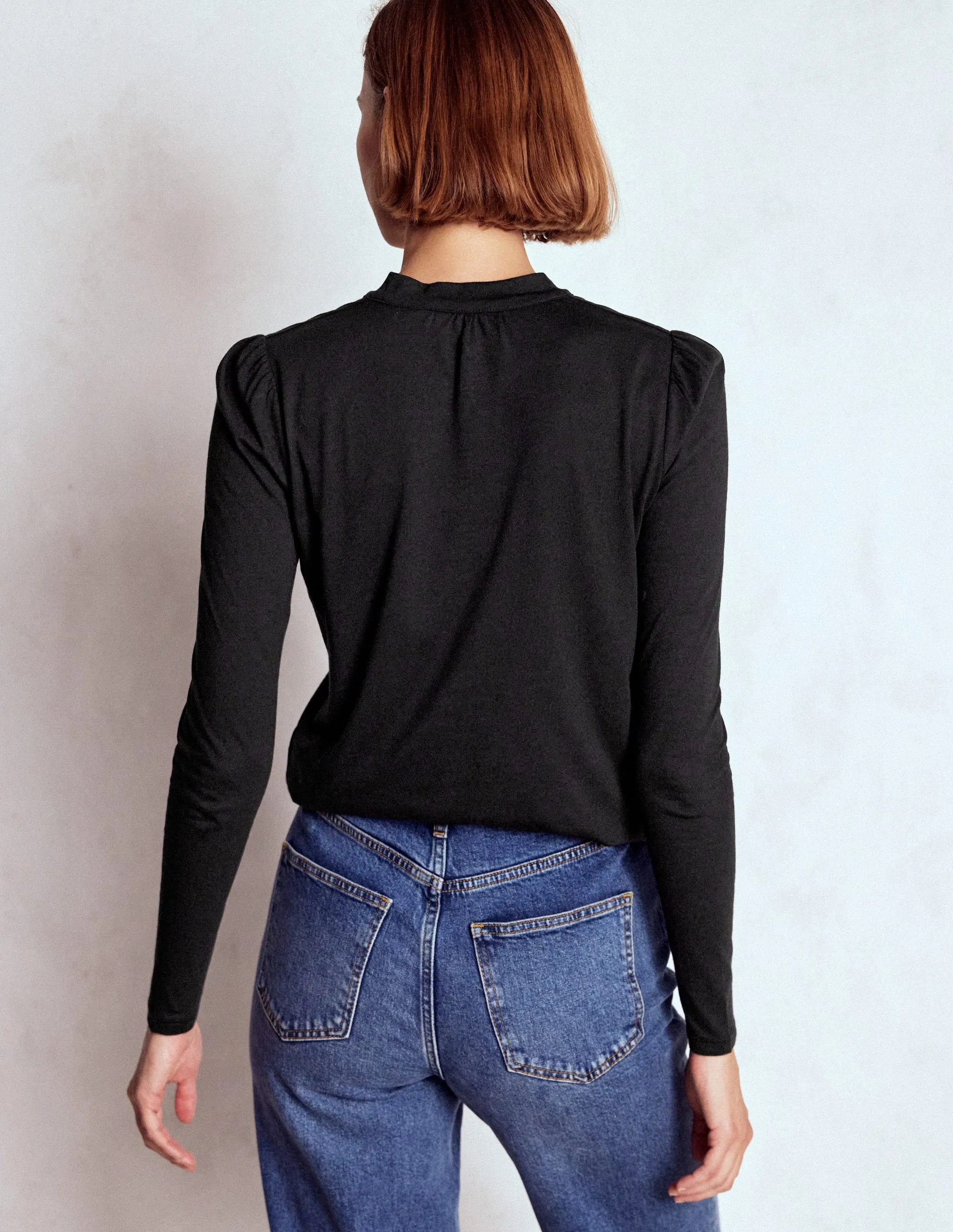 CompressionSupportWeave Comfortable Layer Tie Neck Supersoft Top-Black