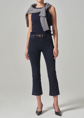Elegant Minimalist Outdoor Adventure Isola Cropped Trouser in Navy