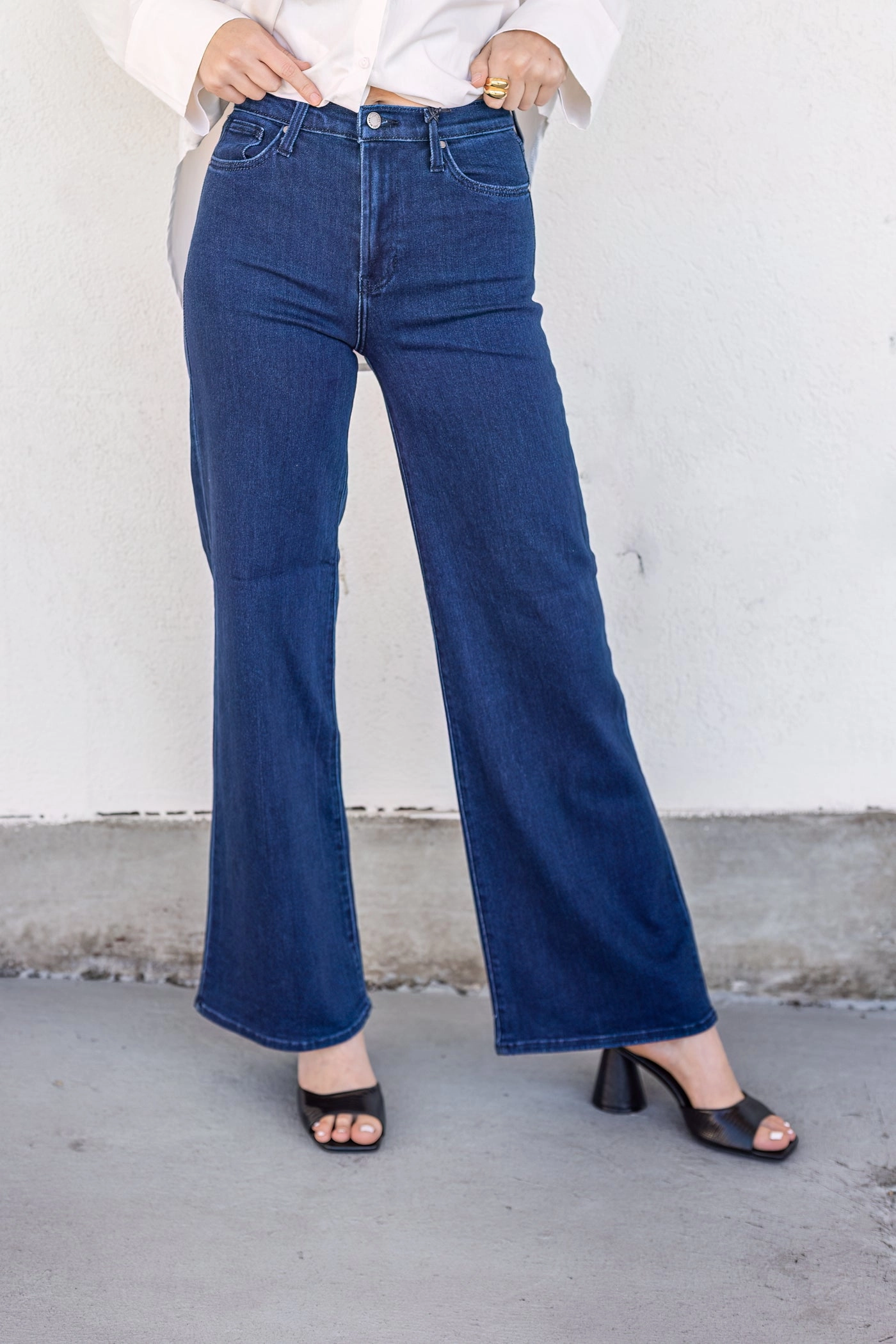 Non Restrictive Thigh VALENTINA DARK JEANS