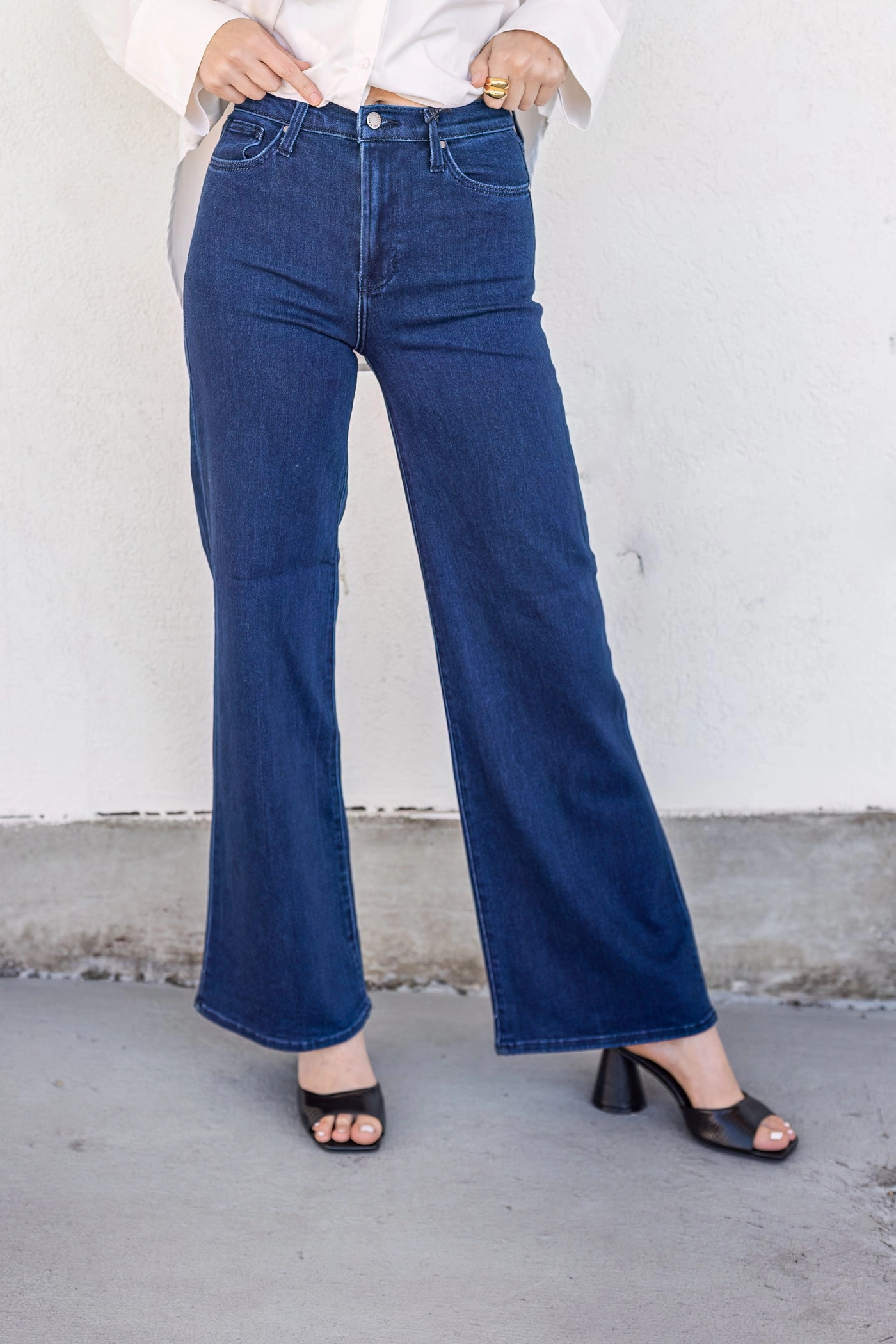 Smooth Feel Gym Ready Vibrant Bold VALENTINA DARK JEANS