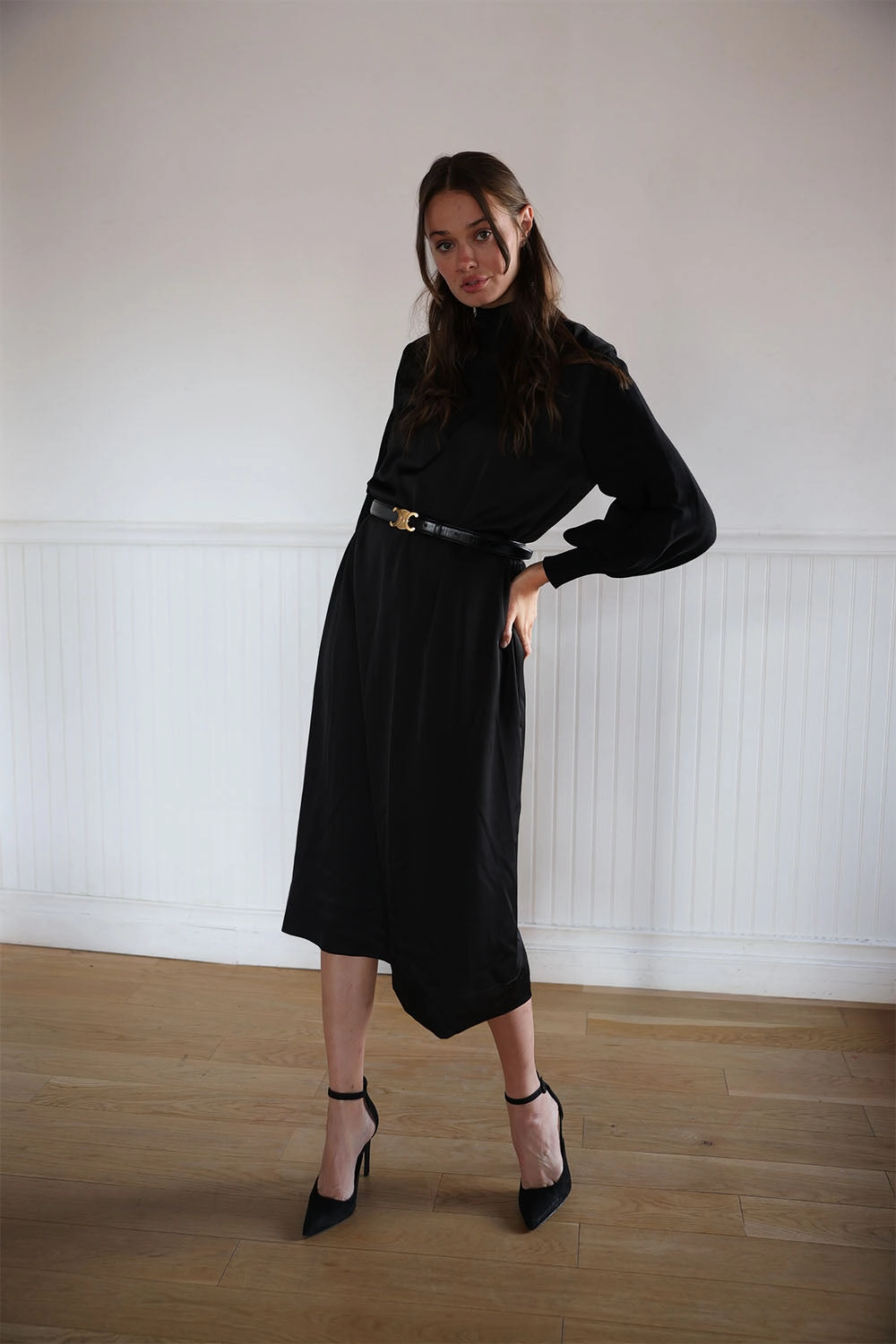 Vee Silk Knit Dress Modern Form Cool Undertone