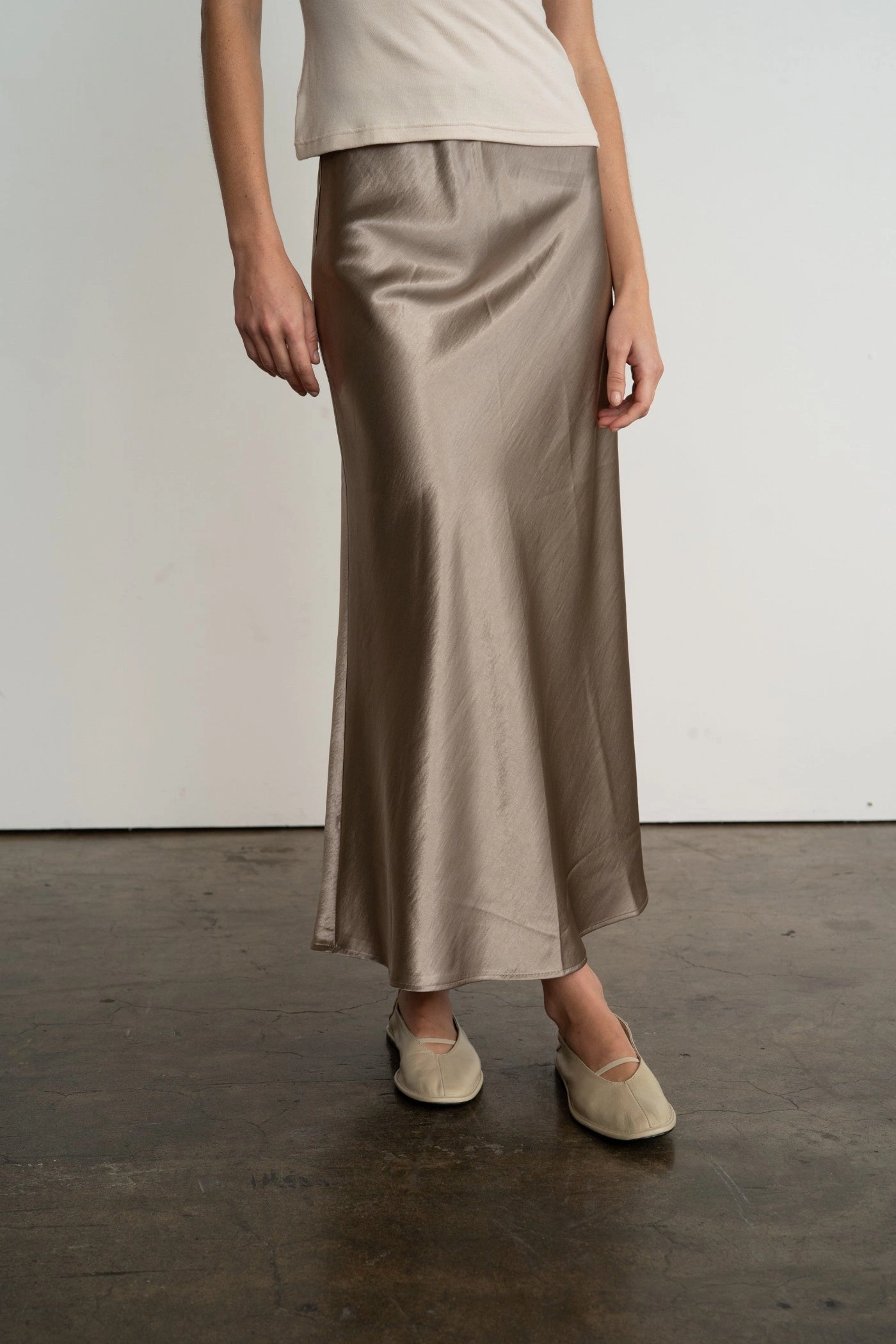 Seamless Design Non Restrictive Fit SABRINA SATIN LONG SKIRT