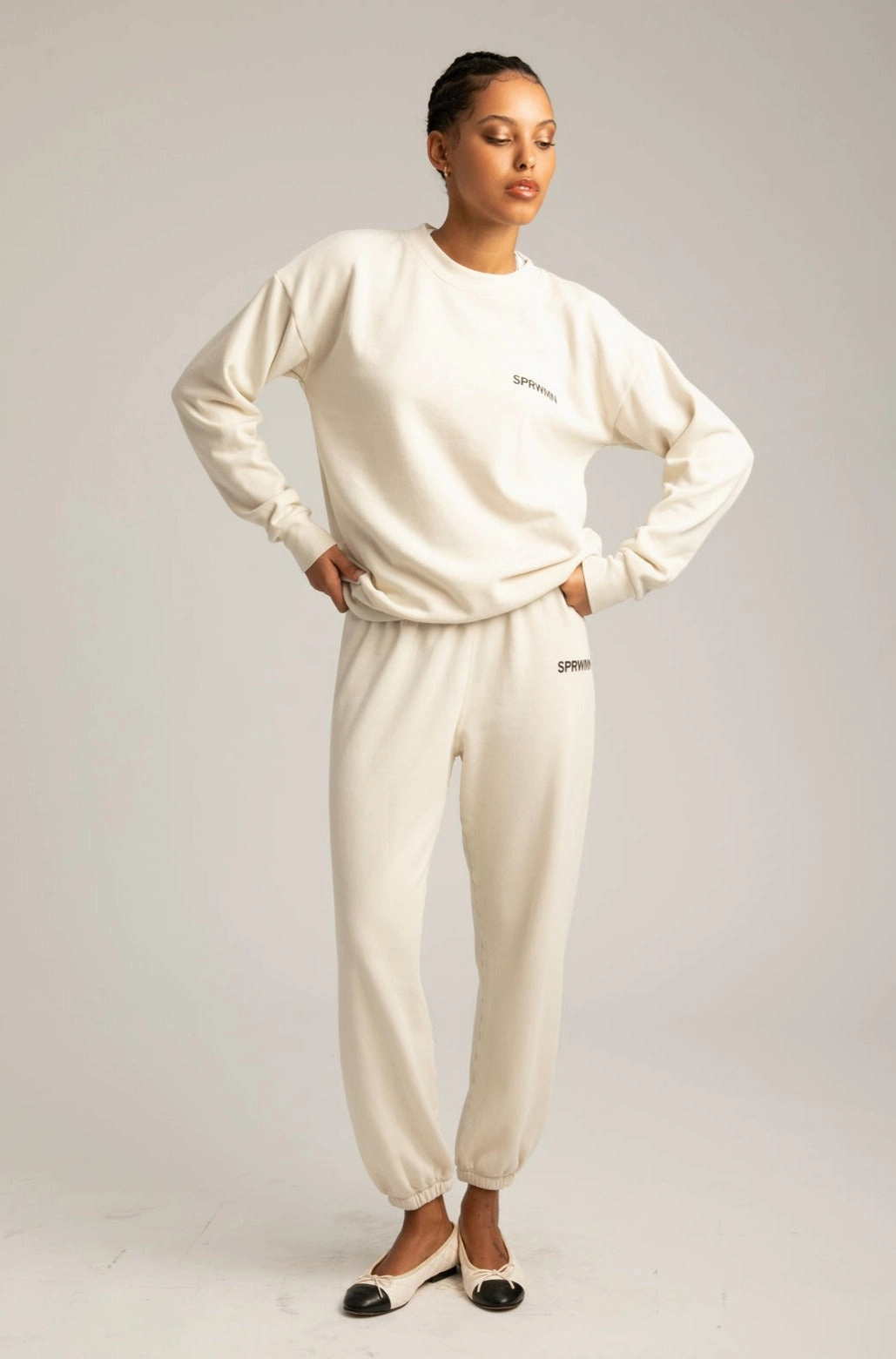 BondedSeamTechnology SecurePockets Vintage White Logo Sweatshirt