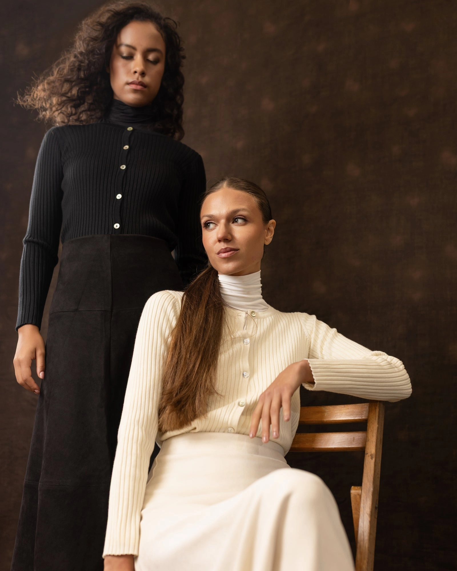 Suede Circle Maxi | Black Relaxed Look Oversized style