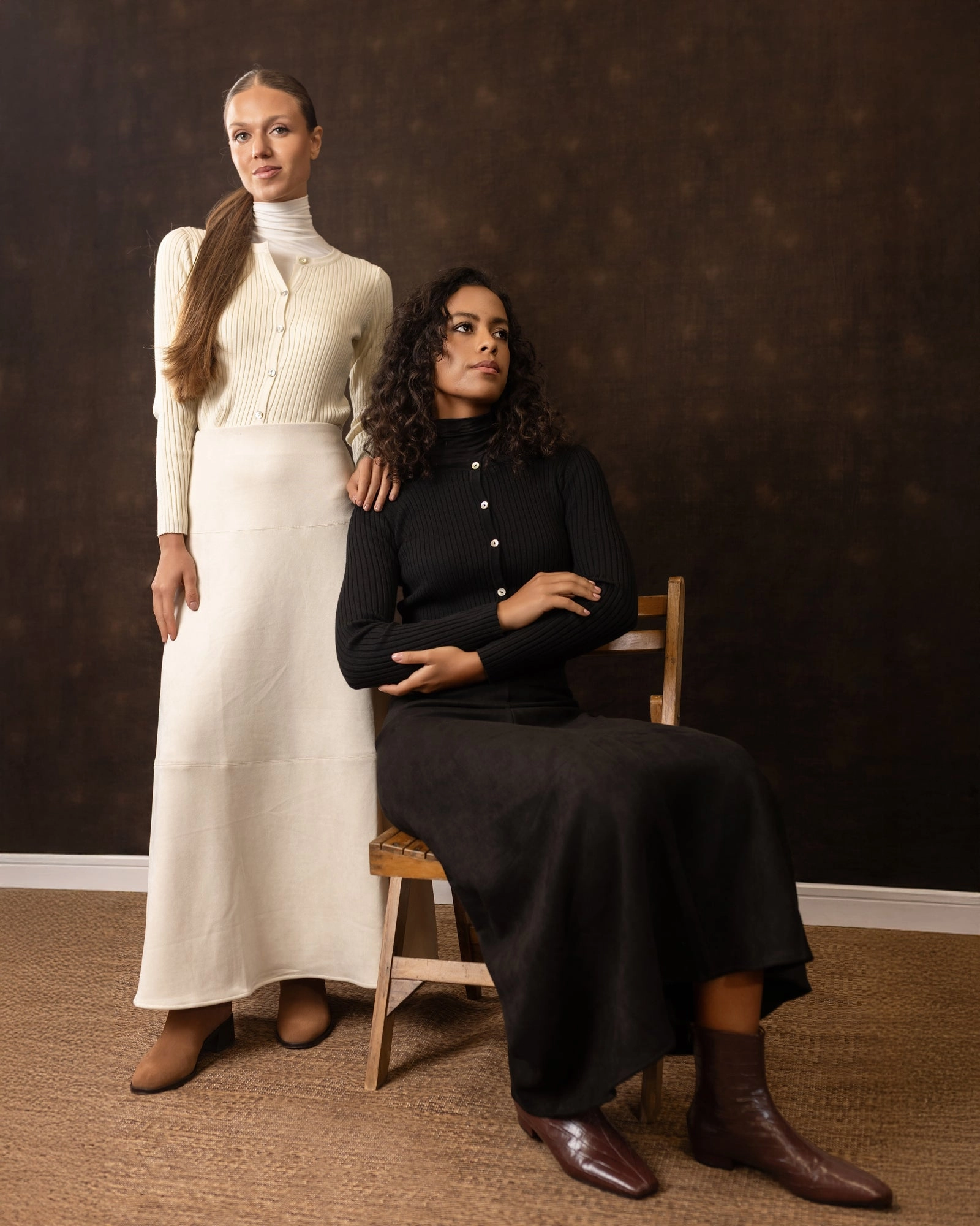 High Shine Suede Circle Maxi | Black