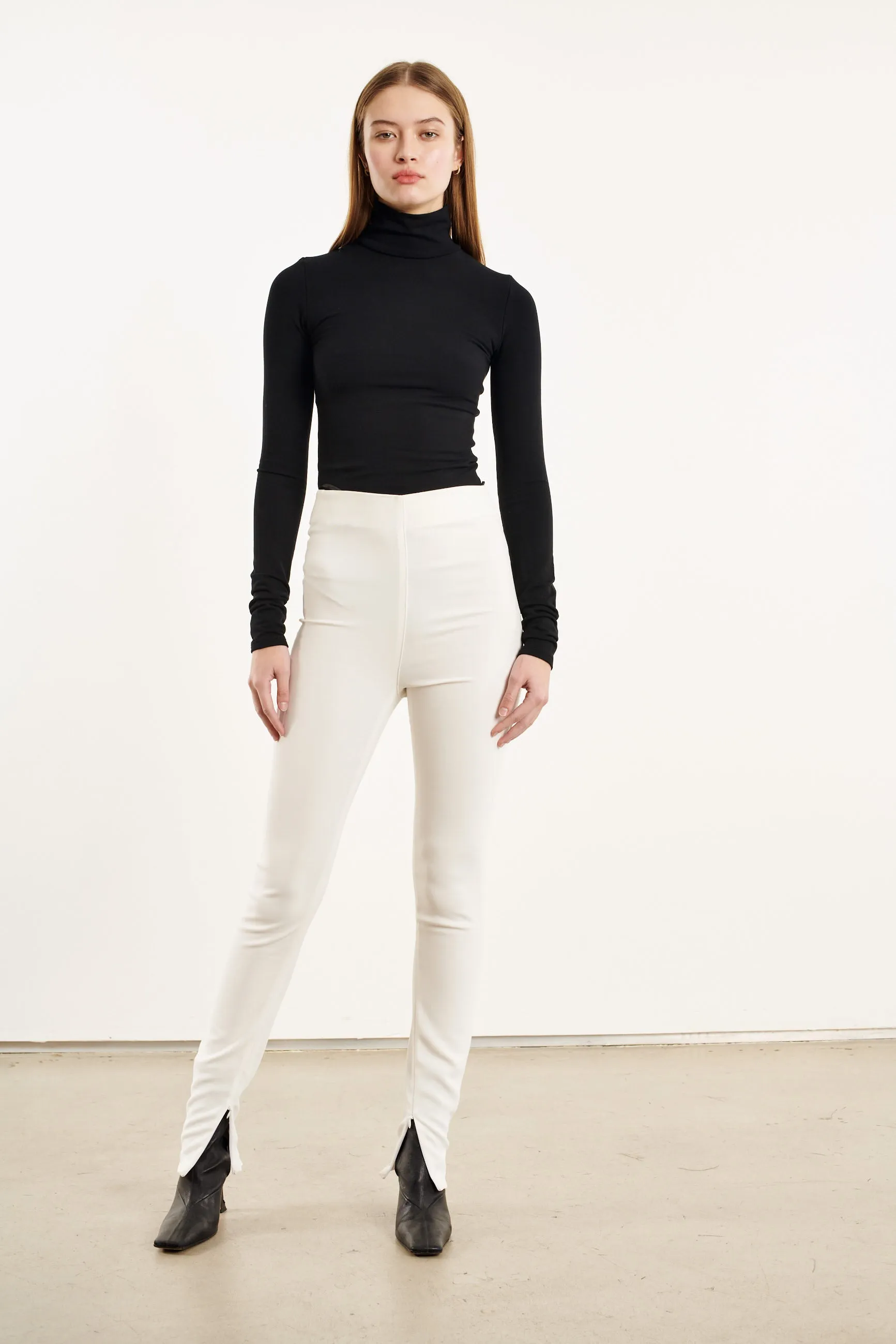 White Crepe Ankle Zipper Pants Weekend Wear