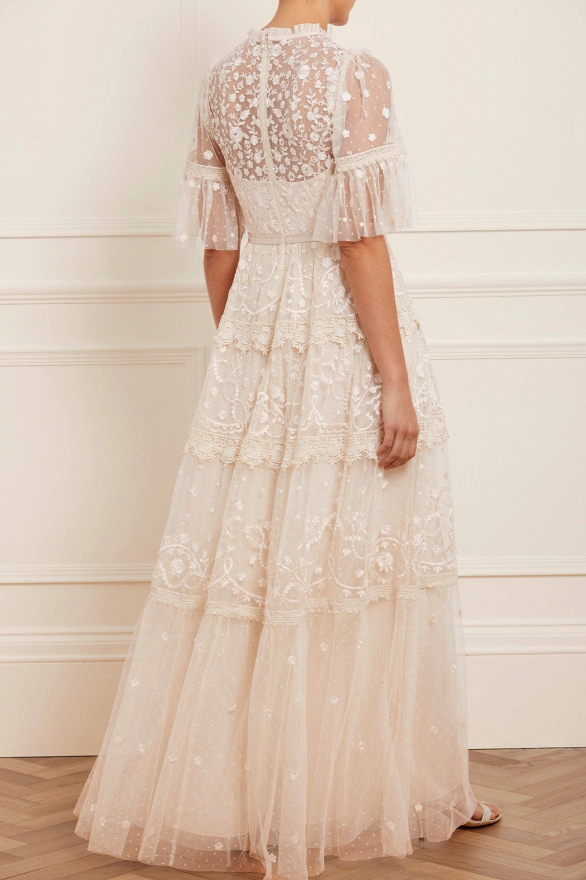 Midsummer Lace Round Neck Gown Sage Glow