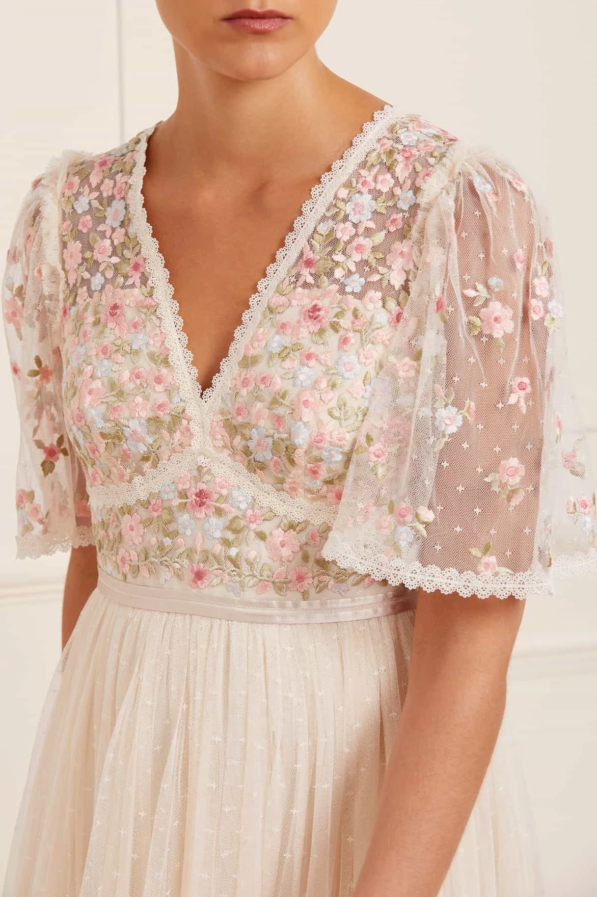 Simple Comfort Polished Details Ribbon Bouquet Bodice Ankle Gown