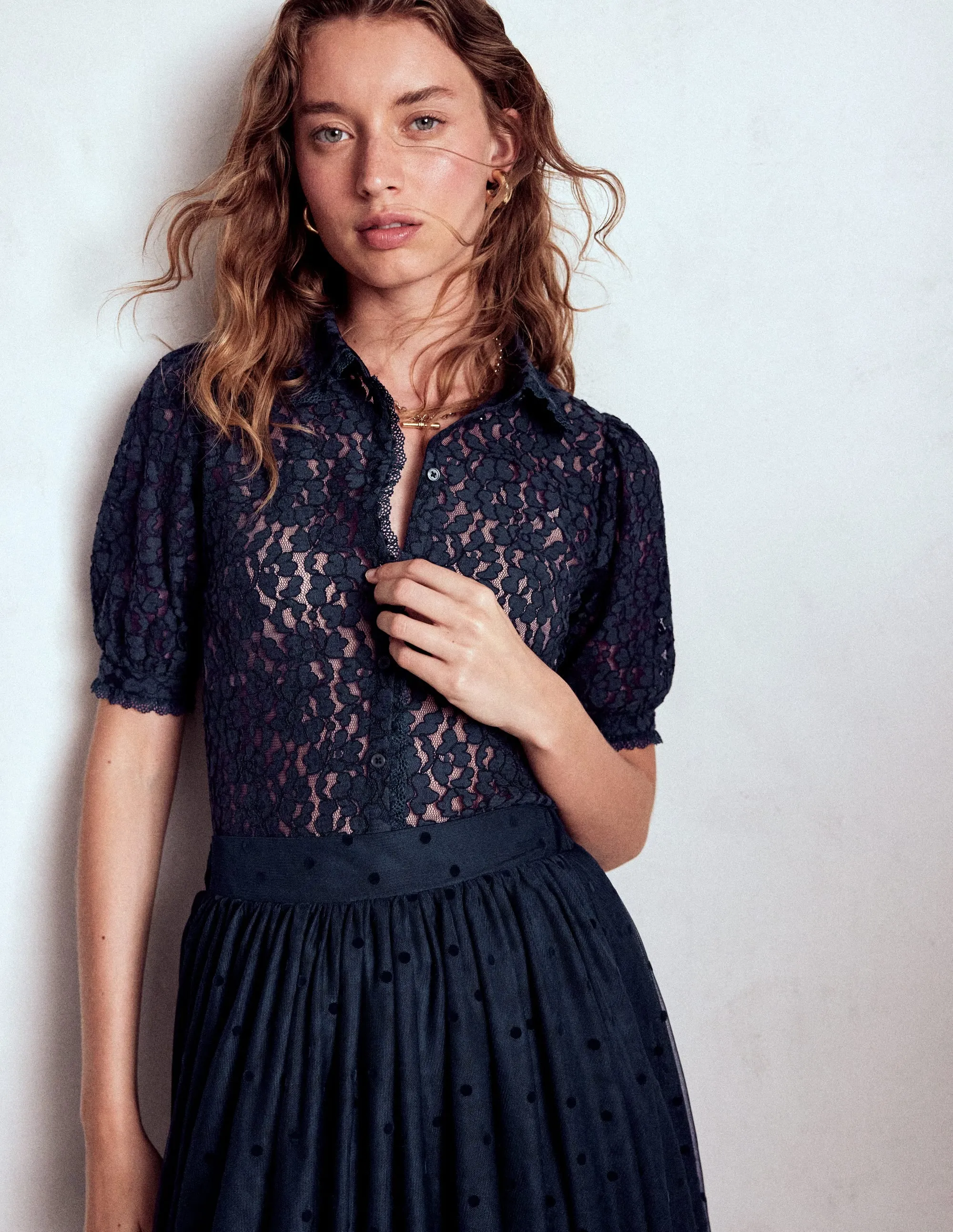 Short Sleeve Lace Blouse-Navy TexturedSurface Mesh Lining